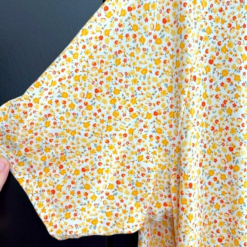 NWOT Lands' End Gold/Yellow Flutter Sleeve Wrap/Tie Blouse.Floral Design.Size 2X - Picture 3 of 10